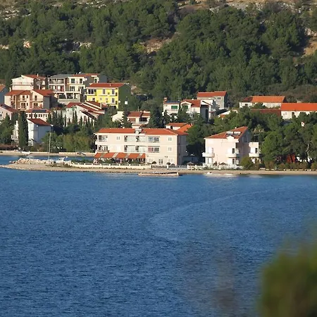 Apartment Point Lookout *